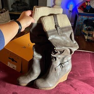 NWT Unisa knee high boots grey/brown (size 10M)